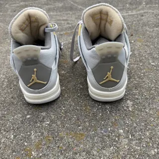 8.5 Air Jordan 4 Retro SE Craft Photon Dust $190 OBO