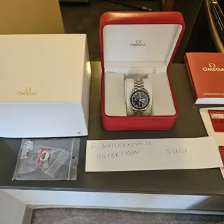 3539.50 Omega Speedmaster Reduced /Sapphire Version / Box & Card / USA only