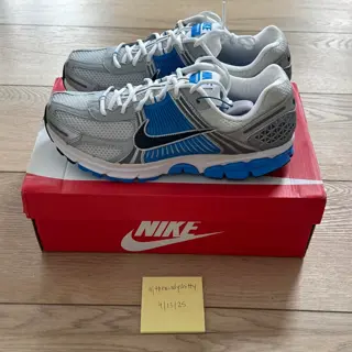 DS Nike Vomero 5 Blue Metallic Silver Size 11.5 $110 shipped
