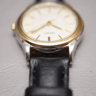 Seiko Spirit 7N01-6880 Two Tone Gold Tone Quartz Ladies Watch - $60