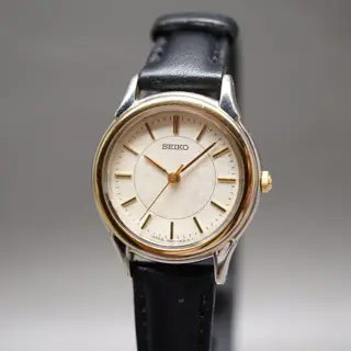 Seiko Spirit 7N01-6880 Two Tone Gold Tone Quartz Ladies Watch - $60