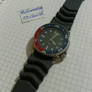 Seiko Automatic Men's Watch. $220 Shipped.