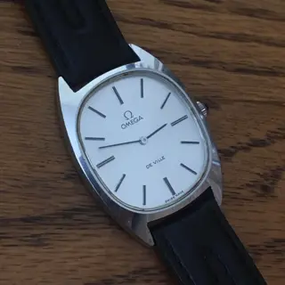 Vintage beauties from Oris, Omega, and Helbros, and an aventurine, jump-hour Sugess