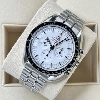 Omega Speedmaster w/ white gloss lacquer dial + Omega Rubber Strap + Omega Leather Strap + Omega Clasp [ Ref. 310.30.42.50.04.001 ]