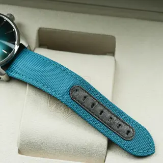 H. Moser & Cie. Pioneer Centre Seconds 43mm Mega Cool Blue Lagoon 3200-1214 Complete