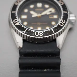 Vintage July 1980 Seiko 2625-0010 Midsize 33mm Black Dial Diver Quartz Watch - $120