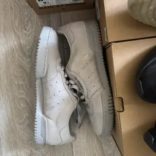 YEEZY’S Size 9.5-10M.  VNDS & USED STEALS!!!