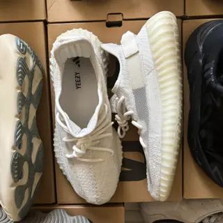 YEEZY’S Size 9.5-10M.  VNDS & USED STEALS!!!