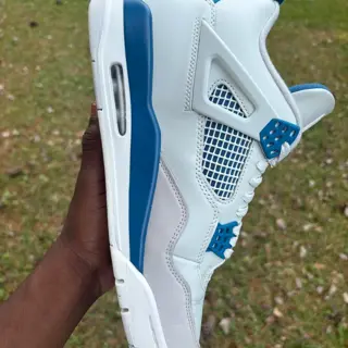 Jordan 4 Military Blue 2024 size 10.5 $165