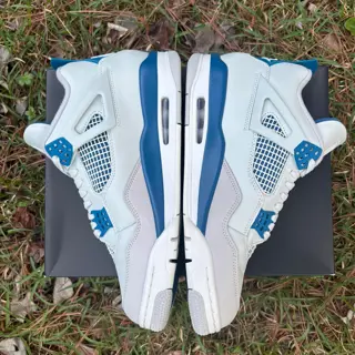 Jordan 4 Military Blue 2024 size 10.5 $165