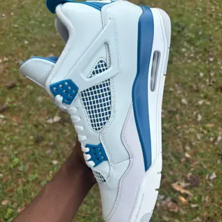 Jordan 4 Military Blue 2024 size 10.5 $165