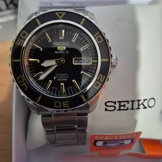Seiko SNZH57J1 almost like new! $250 shipped CONUS