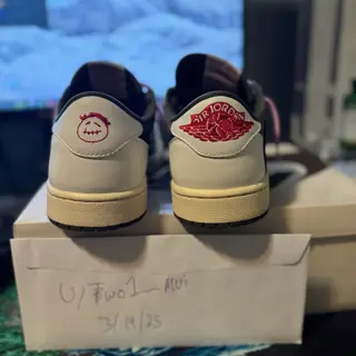 Travis Scott olives size 9 480$ OG all