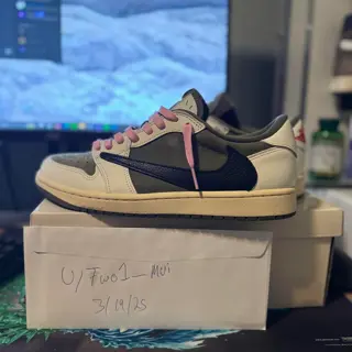 Travis Scott olives size 9 480$ OG all