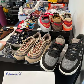 Various pairs, Nike, Jordan, etc ($70+)