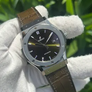 Hublot Classic Fusion 42mm - Green Dial - Box & Papers - Alligator Leather!