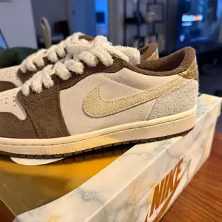 Year of the Rabbit - Jordan 1 Low size 8 - DS