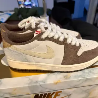 Year of the Rabbit - Jordan 1 Low size 8 - DS