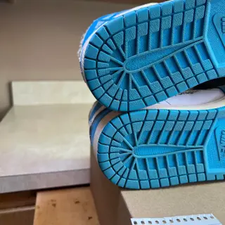 *PRICE DROP* Pre-Owned - Size 11 - Off White Jordan 1 - UNC - {$750}