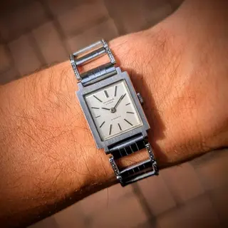 Universal Geneve Tank-ish🔥 Automatic Caliber 1-24 🔥 Very Rare Vintage Stainless Steel Ref. 824603