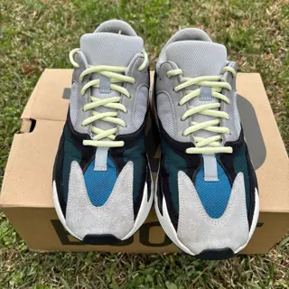 Yeezy  700 waverunner size 10.5 $125
