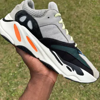 Yeezy  700 waverunner size 10.5 $125