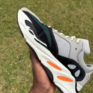 Yeezy  700 waverunner size 10.5 $125