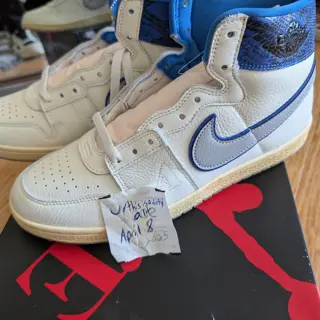 Awake NY Airship sz 12