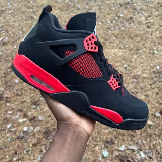 Jordan 4 red thunder size 12 $235‼️