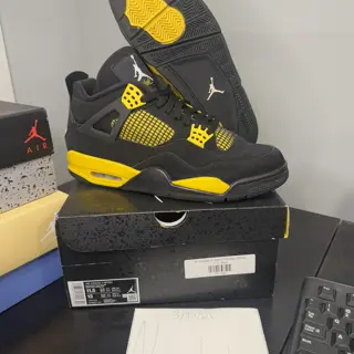 Jordan 4 thunder Sz 11.5 used og all $160