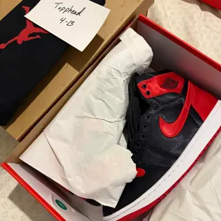 Lunar Roam (10.5, worn twice, 70); Air Ship (10, DS, 70); Satin Bred (12W, 10.5M, DS, 70)