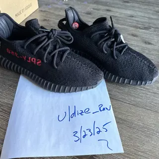 Yeezy Boost 350 V2 ‘Bred’ SZ 9.5 Never Worn