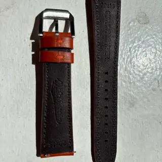 WatchGecko 20 mm Tenby classic padded rust brown leather strap $40