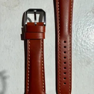 WatchGecko 20 mm Tenby classic padded rust brown leather strap $40
