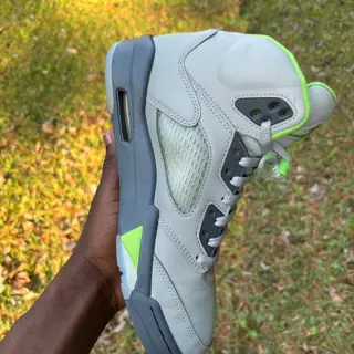 Jordan 5 Green beam size 9 $85