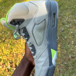 Jordan 5 Green beam size 9 $85
