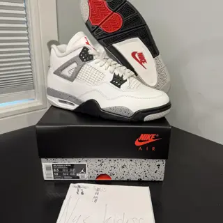 Jordan 4 white cement Sz 8.5 2025 $300