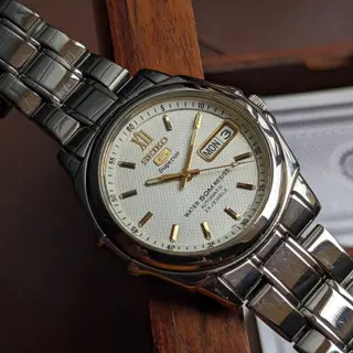 Rare Seiko 5 Superior Automatic ⚙️ Textured Dial - English & Arabic DayWheel with Original Bracelet & AM Leather Strap from April 1998 🗓️ for sale 💵 $275 (Shipped) 🚢 Video Attached 📽️