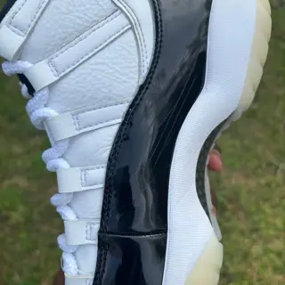 Jordan 11 Gratitude size 8.5 $100