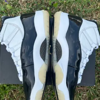 Jordan 11 Gratitude size 8.5 $100