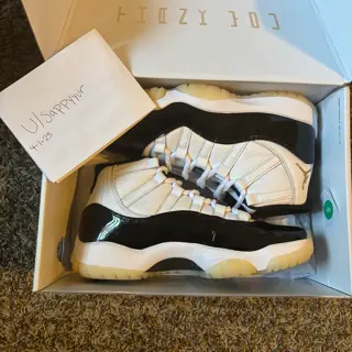 Jordan 11 Gratitude size 8.5 $100