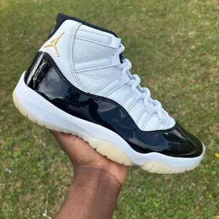 Jordan 11 Gratitude size 8.5 $100