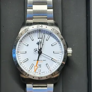 Christopher Ward C63 Sealander 39mm White Dial less than 2 months old
