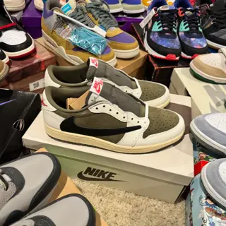 Jordan and SB 🔥 size 10.5-11. Travis Scott, J4 SB, Grail SBs….Spring Cleaning!