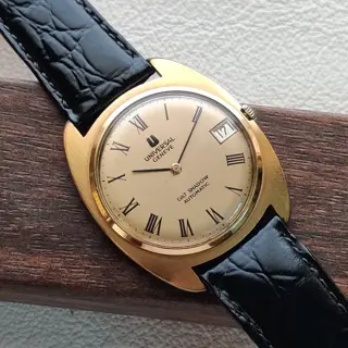 1970s Clean Universal Genève Gilt Shadow Gold Electroplated - $999 Shipped!