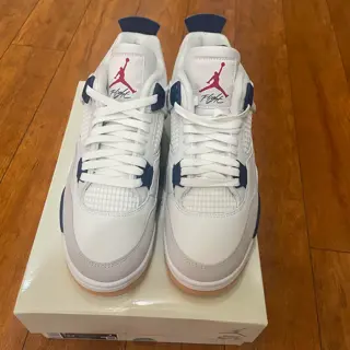 DS Nike SB x Jordan 4 Navy Sz 9.5