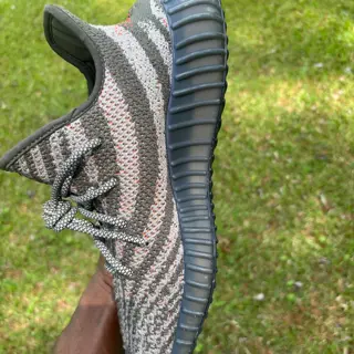 Yeezy Boost 350 V2  Carbon beluga size 9.5 $110