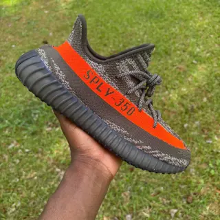 Yeezy Boost 350 V2  Carbon beluga size 9.5 $110