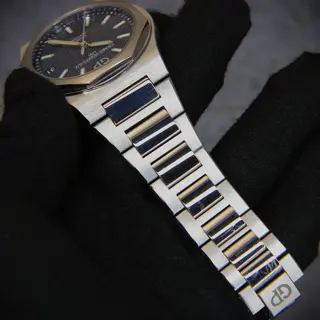 Girard Perregaux Laureato 81010-11-431-11A $7000 OBO *PRICE DROP*