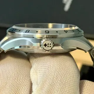Christopher Ward C63 Sealander GMT 39mm applied logo